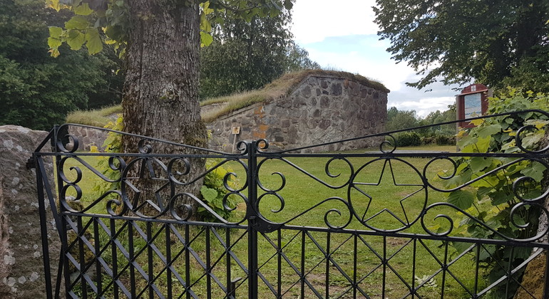 Norra Säms kyrkoruin foto taget 2018